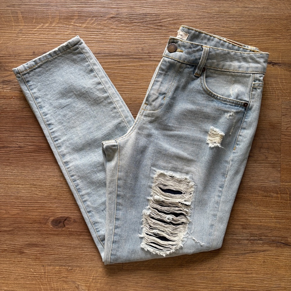 Life in Progress lightwash straight crop distressed jeans Sz. 26